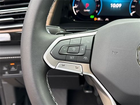 New 2026 Volkswagen Atlas SE image 12