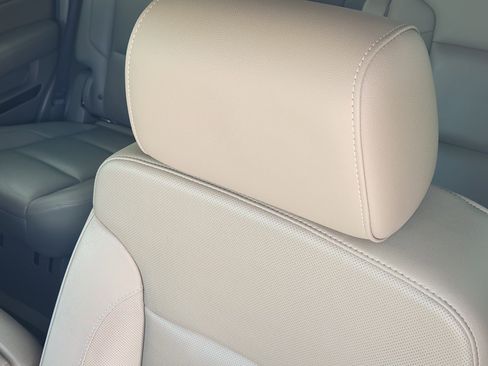 Used 2018 GMC Yukon SLT w/ Open Road Package RWD image 16