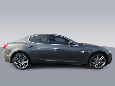 Used 2017 Maserati Ghibli S image 2