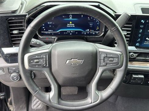 Used 2023 Chevrolet Silverado 1500 RST AWD/4WD image 15