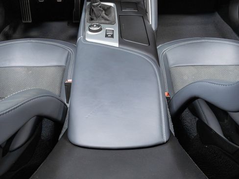 Used 2015 Chevrolet Corvette Z06 w/ 3LZ Preferred Equipment Group image 26