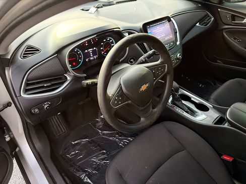 Used 2021 Chevrolet Malibu LT image 25
