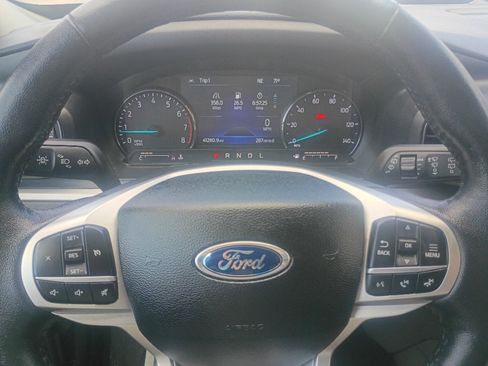 Used 2023 Ford Explorer XLT w/ Equipment Group 202A RWD image 16