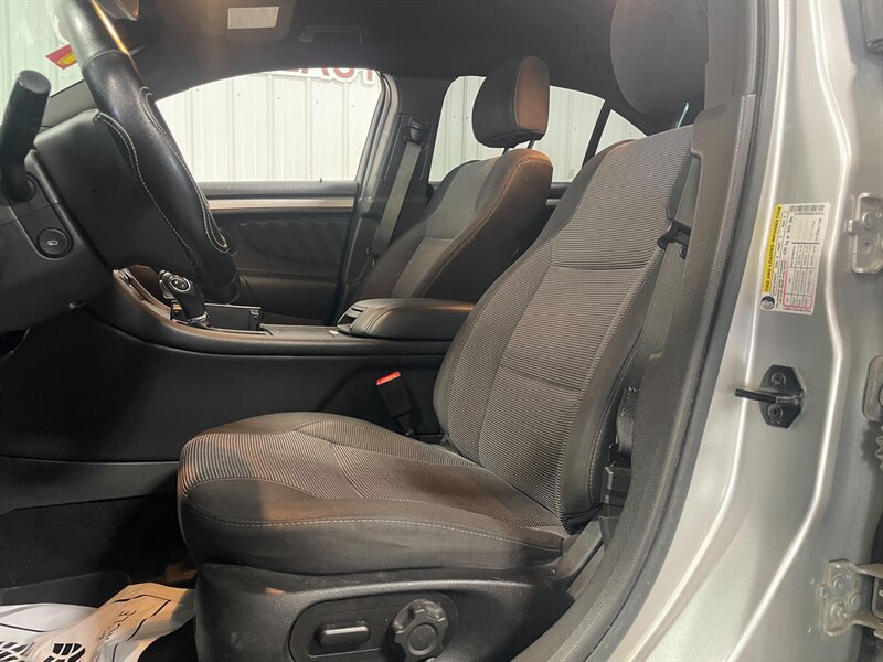 Used 2017 Ford Taurus SEL w/ Equipment Group 201A AWD/4WD image 14