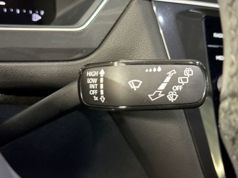 Used 2024 Volkswagen Tiguan SE R-Line FWD image 32