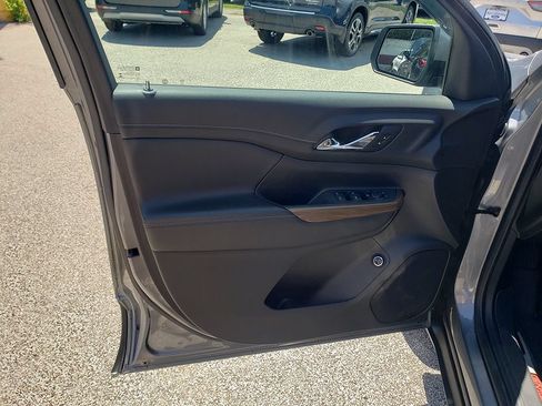 Used 2020 GMC Acadia SLE w/ Driver Convenience Package FWD image 10