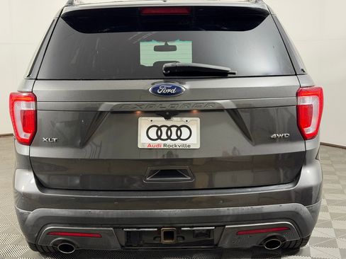 Used 2017 Ford Explorer XLT w/ Equipment Group 202A AWD/4WD image 10