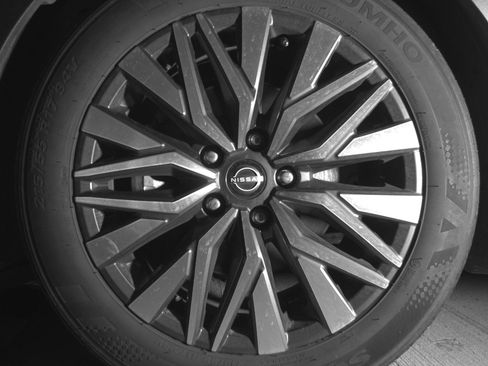 Used 2025 Nissan Altima 2.5 SV image 12