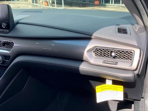 Used 2024 Acura Integra image 16