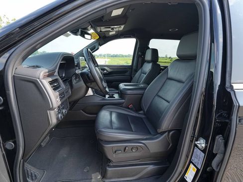 Used 2024 Chevrolet Suburban LT AWD/4WD image 17