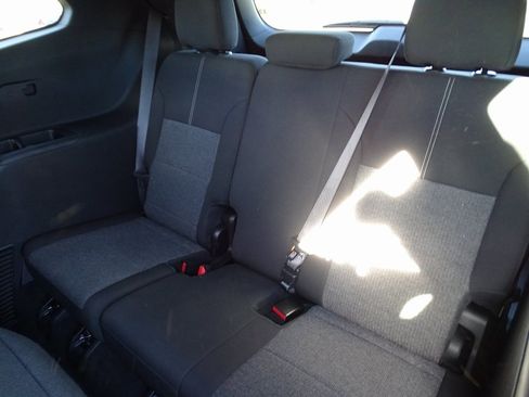 Used 2025 GMC Acadia Elevation image 9