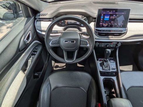 Used 2024 Jeep Compass Latitude AWD/4WD image 17