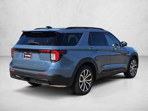 New 2026 Ford Explorer ST-Line image 2