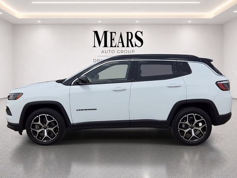 Used 2025 Jeep Compass Limited AWD/4WD image 2