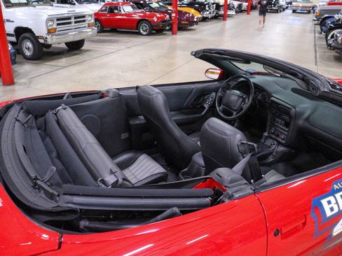 Used 2002 Chevrolet Camaro Z28 w/ SS Performance/Appearance Pkg image 14