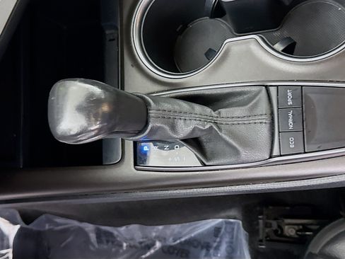 Used 2023 Toyota Camry SE FWD image 20