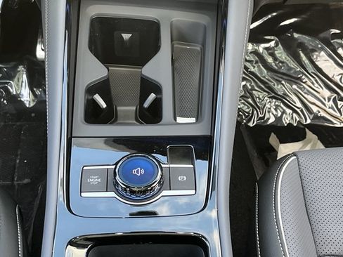New 2026 Volkswagen Tiguan SEL R-Line AWD/4WD image 10
