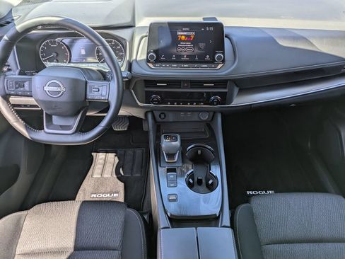 Used 2025 Nissan Rogue SV FWD image 33