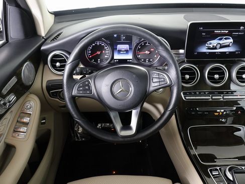 Used 2017 Mercedes-Benz GLC 300 4MATIC image 31