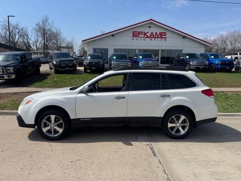 Used 2014 Subaru Outback 3.6R Limited image 2