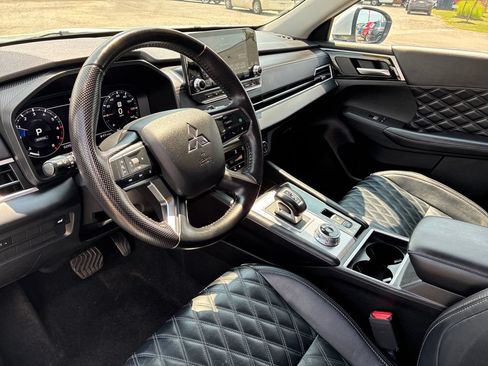 Used 2024 Mitsubishi Outlander SEL AWD/4WD image 15