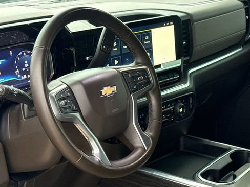 Used 2024 Chevrolet Silverado 2500 LTZ w/ LTZ Premium Package image 19