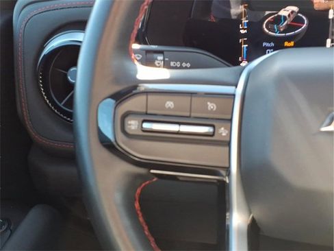 Used 2023 Chevrolet Colorado Z71 w/ Z71 Convenience Package 2 image 16