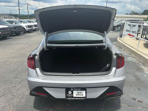 Used 2023 Hyundai Sonata SEL w/ Preferred Accessory Package FWD image 9