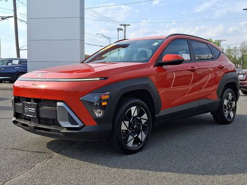 Used 2024 Hyundai Kona SEL AWD/4WD image 3