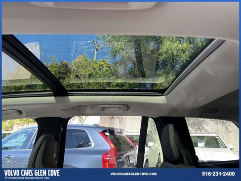 Used 2025 Volvo XC90 B6 Plus image 11