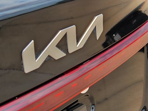 Certified 2024 Kia Forte LXS FWD image 18