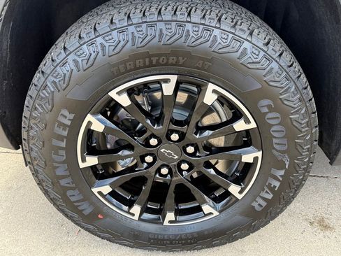 Used 2024 Chevrolet Traverse Z71 image 10