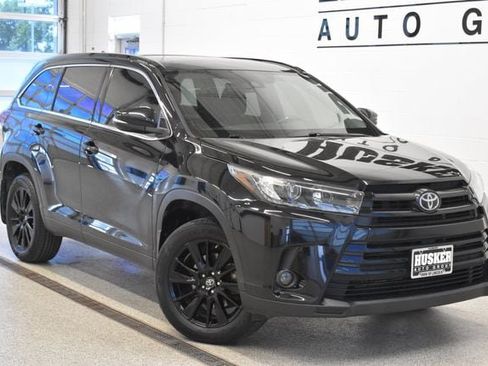 Used 2019 Toyota Highlander SE AWD/4WD image 1