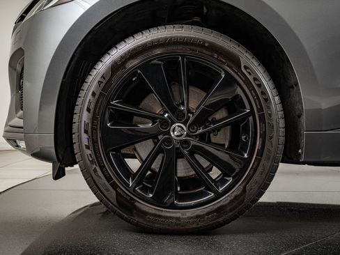 Certified 2025 Jaguar F-PACE R-Dynamic S image 10