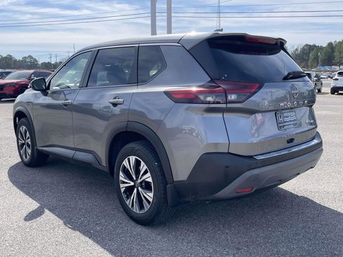 Used 2023 Nissan Rogue SV image 4