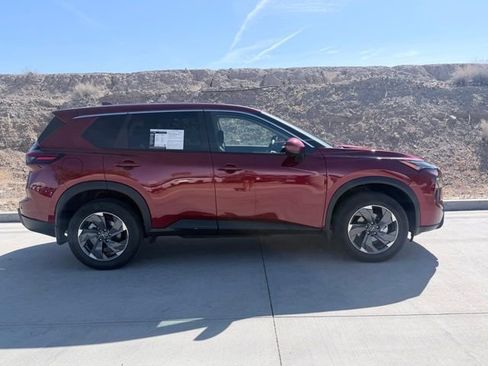 Certified 2025 Nissan Rogue SV image 4