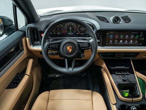 New 2026 Porsche Cayenne E-Hybrid AWD/4WD image 16