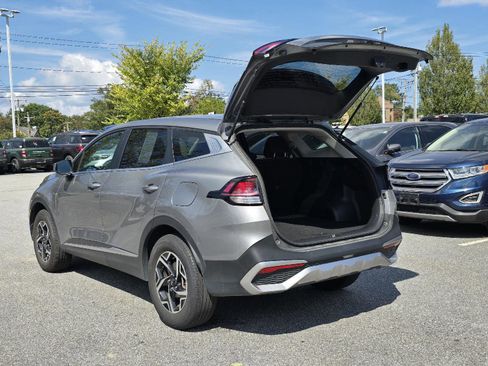 Used 2024 Kia Sportage LX image 5