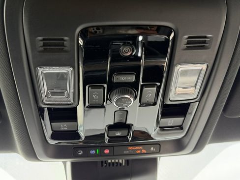 Used 2026 Chevrolet Suburban High Country w/ Sun And Tow Package AWD/4WD image 19