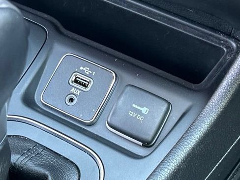 Used 2019 Jeep Cherokee High Altitude AWD/4WD image 56