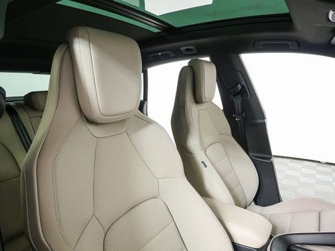 New 2026 Porsche Macan Electric image 24