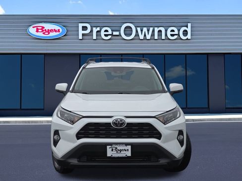 Used 2021 Toyota RAV4 XLE image 2