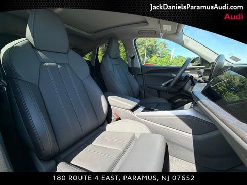 Used 2025 Audi Q5 Premium Plus w/ Premium Plus AWD/4WD image 18