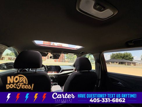 Used 2024 Chevrolet Trax RS w/ Sunroof Package FWD image 46
