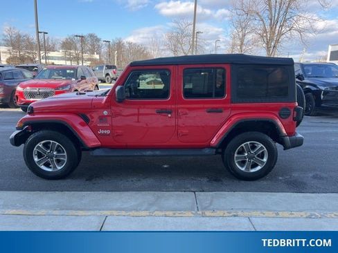 Used 2021 Jeep Wrangler Unlimited Sahara w/ Cold Weather Group image 4