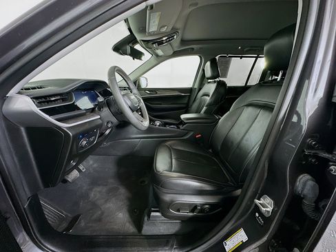 Used 2022 Jeep Grand Cherokee Limited 4xe w/ Luxury Tech Group II AWD/4WD image 13
