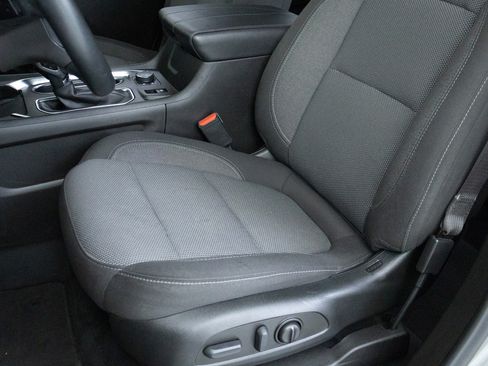 Used 2023 Chevrolet Traverse LT AWD/4WD image 12