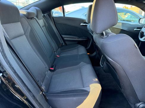 Used 2016 Dodge Charger SXT image 10