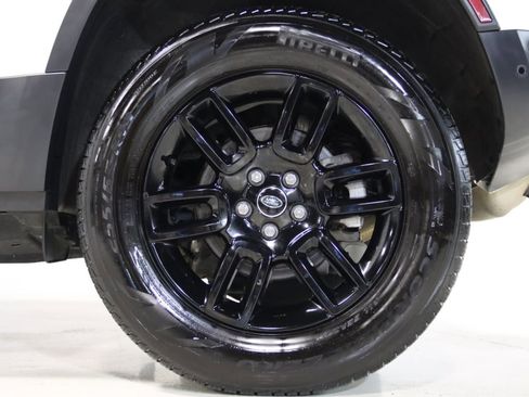 Used 2025 Land Rover Defender 110 S image 77