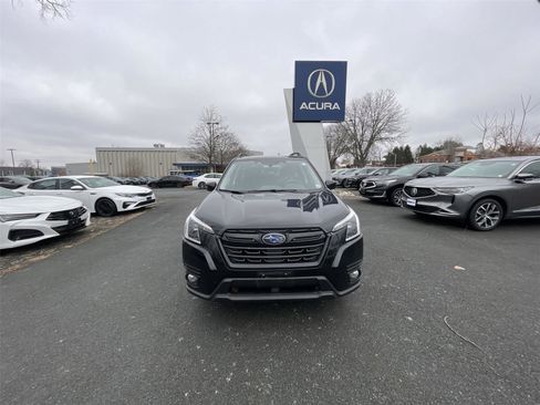 Used 2023 Subaru Forester Premium image 27